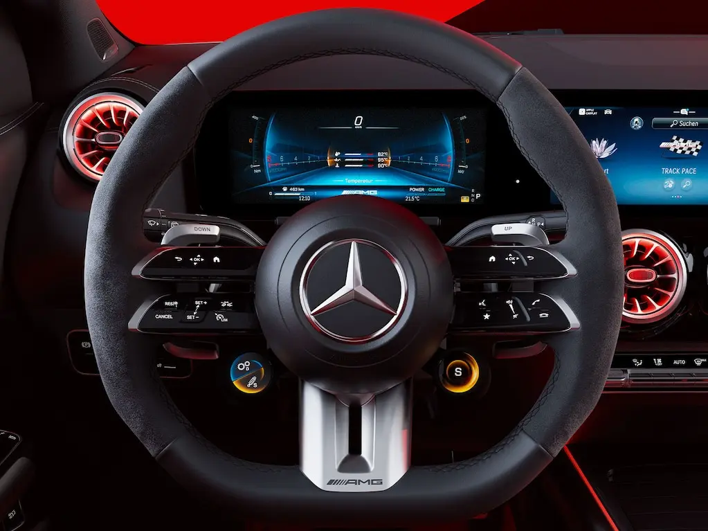 Volante AMG Performance y teclas AMG en el volante