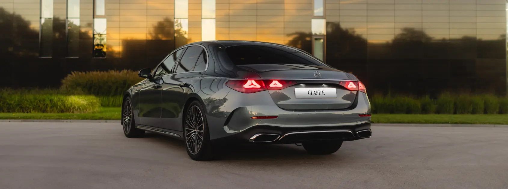 E 350e AMG Line gallery image