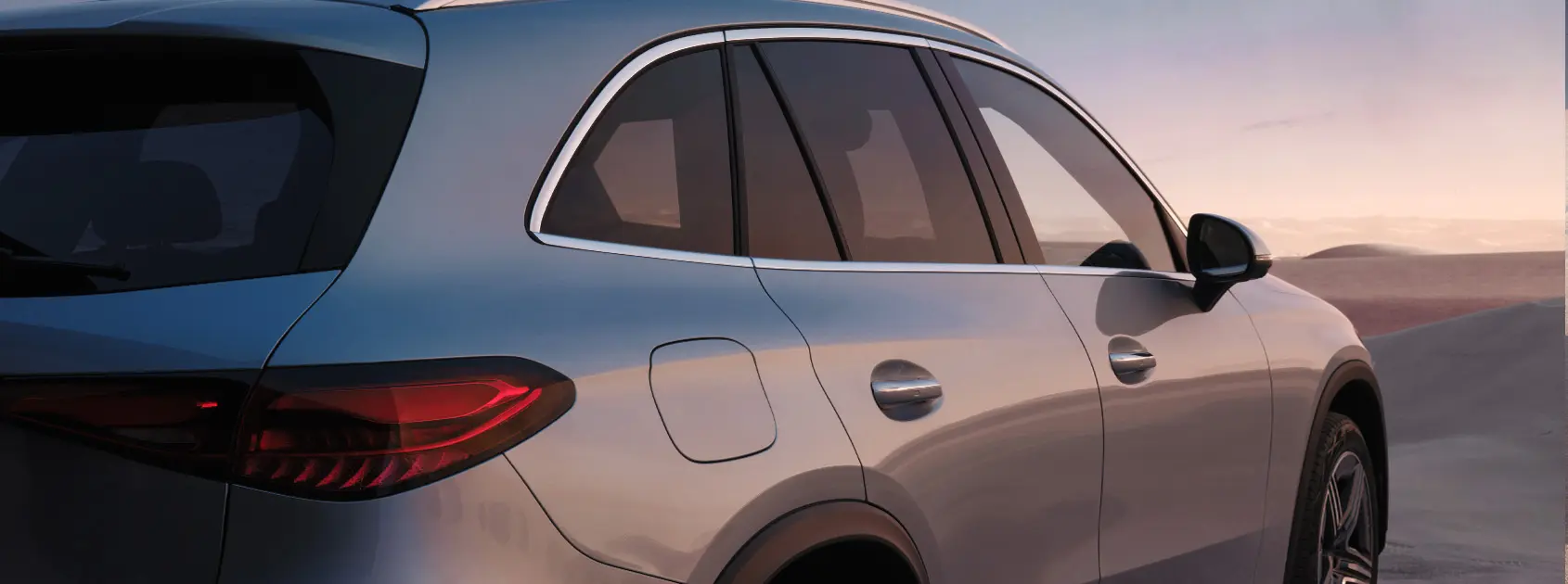 GLC 300 4MATIC gallery image